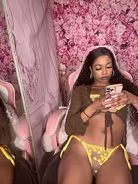 mismialove online show from April 2026 11:46:02 AM