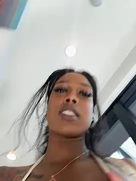 mismialove online show from February 2026 10:09:02 PM