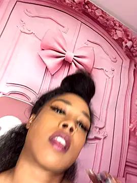 mismialove online show from December 2025 12:31:01 PM