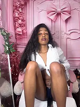 mismialove online show from December 2025 11:49:03 PM