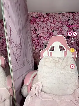 mismialove online show from May 2026 08:01:01 AM