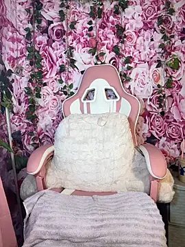 mismialove online show from October 2025 05:30:01 AM