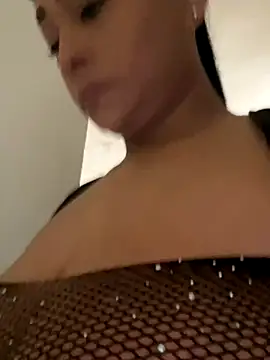 Snapshot of sofia_xxx02 chatting on November 2025 12:10:02 PM sofia xxx02 online show from November 2025 12:10:02 PM