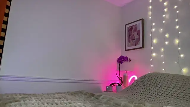 Fitnessbabe69 online show from December 2025 06:25:02 AM