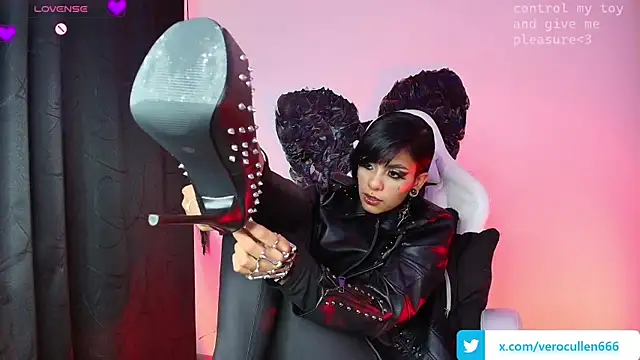 Snapshot of luci_fer_devil chatting on November 2025 10:32:01 PM luci fer devil online show from November 2025 10:32:01 PM