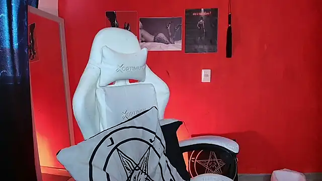 luci fer devil online show from April 2026 05:30:01 PM