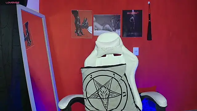 luci fer devil online show from May 2026 03:16:01 AM