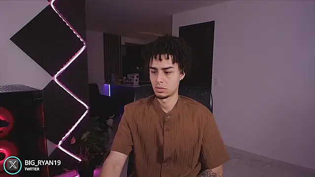 bigryann23 online show from November 2025 03:51:04 AM