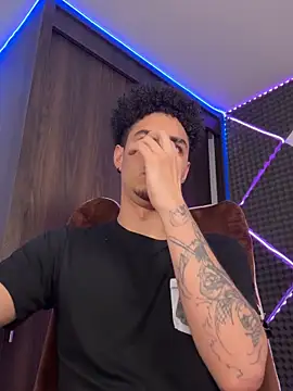 bigryann23 online show from February 2026 03:26:01 AM