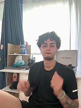 bigryann23 online show from November 2025 10:02:02 PM