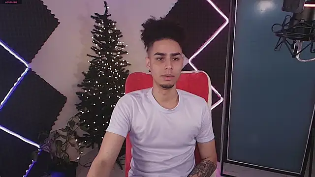 bigryann23 online show from December 2025 02:36:02 AM