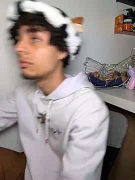 bigryann23 online show from November 2025 12:25:01 AM