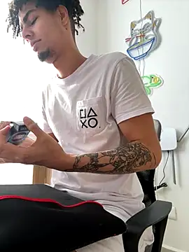 bigryann23 online show from November 2025 09:30:02 PM