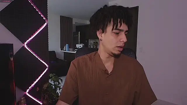 bigryann23 online show from December 2025 09:04:02 PM