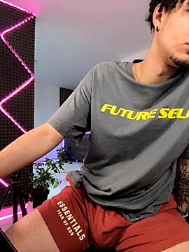 bigryann23 online show from November 2025 10:24:02 PM